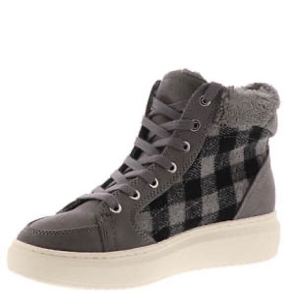 Marc Fisher fellow sneakers size 9.5 - Picture 1 of 6
